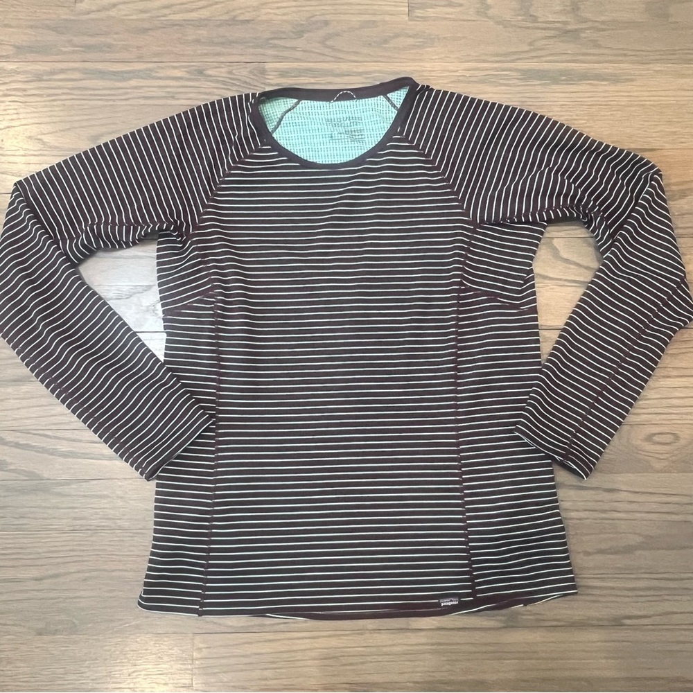 Patigonia Capilene Baselayer Midweight Polartec Maroon and White Stripes Medium